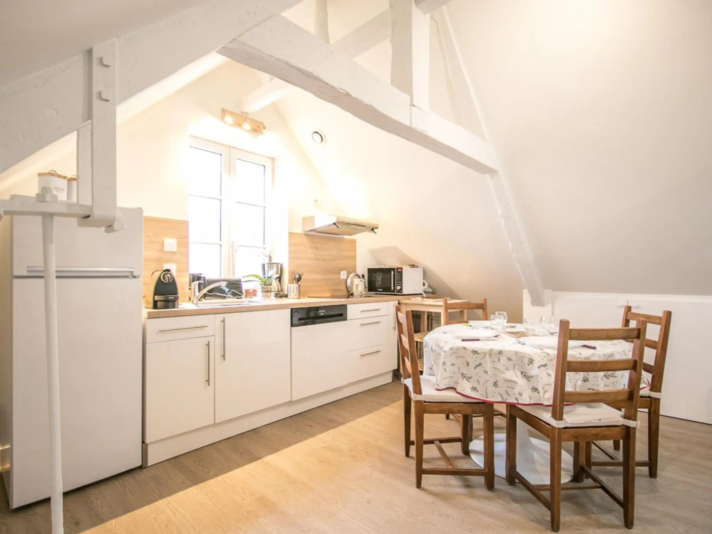 Calm and comfortable apartment in Bayeux, 9km from the beach