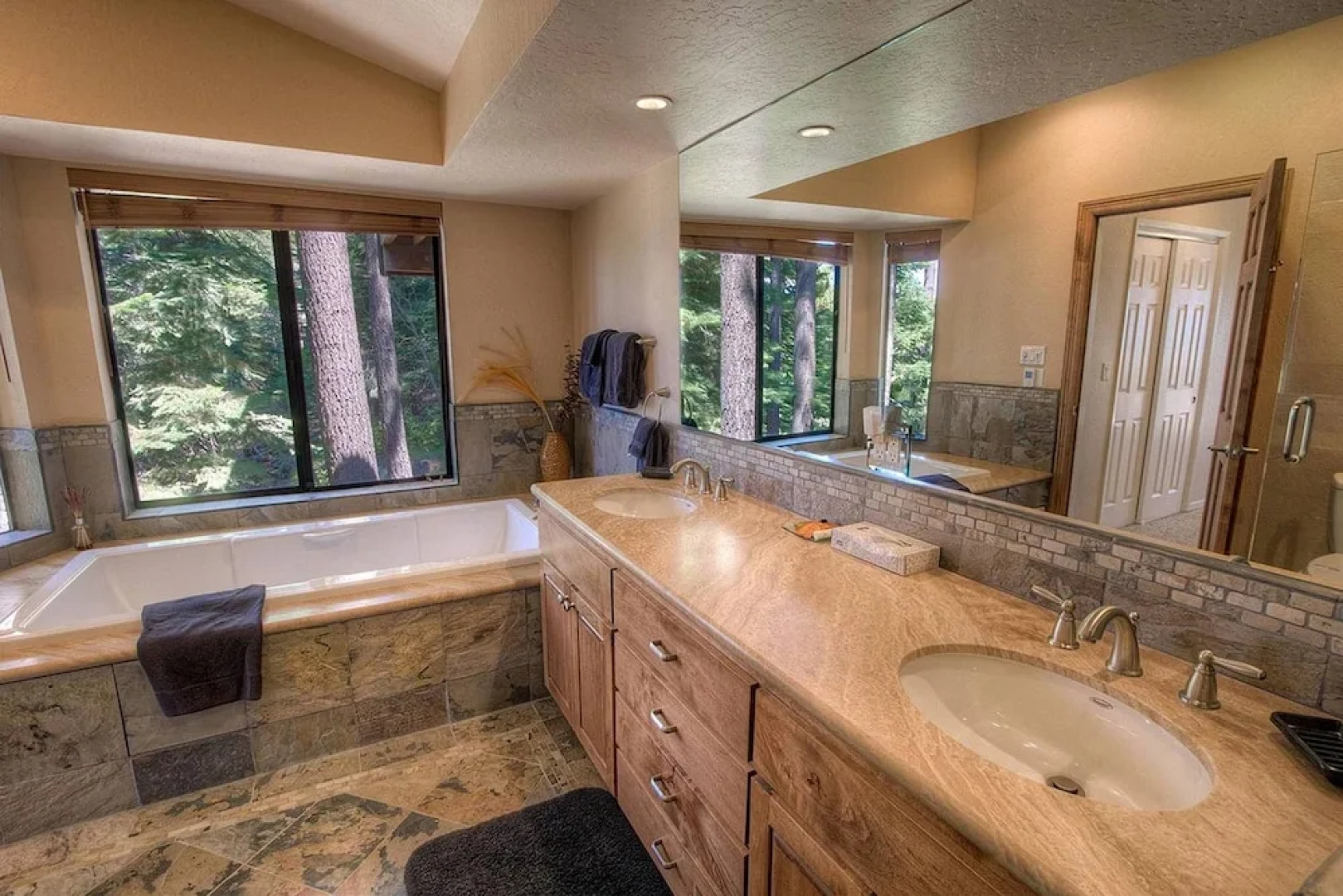 Tahoe Bonoff Venture by Lake Tahoe Accommodations
