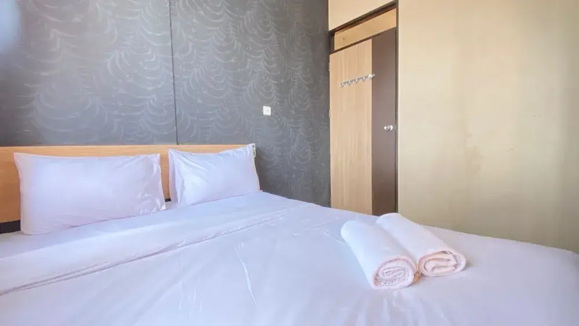 Spacious 1Br Apartment At The Edge Cimahi Bandung