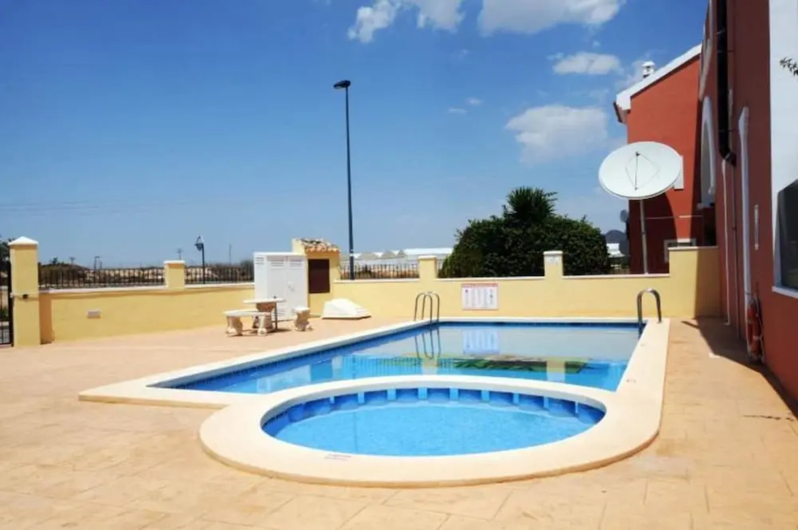 Three Double Bedroom Townhouse in Lovely Village