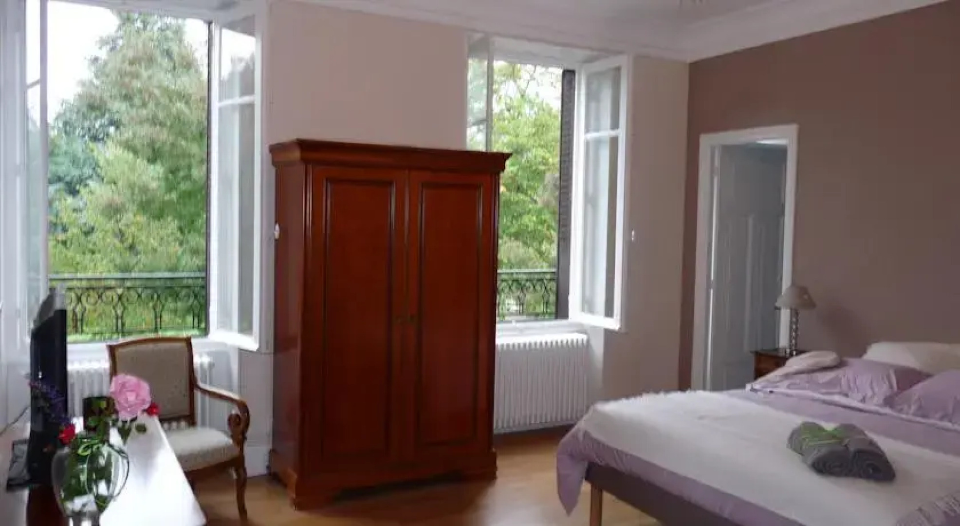 Chambres dHôtes Côté Parc-Côté Jardin