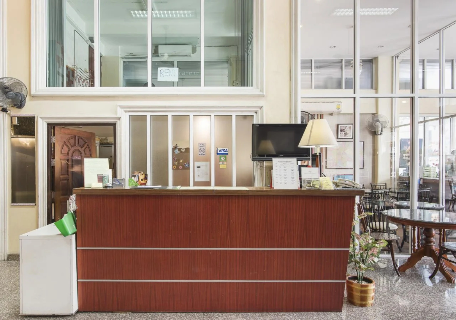 Lodge 61 Bed & Breakfast