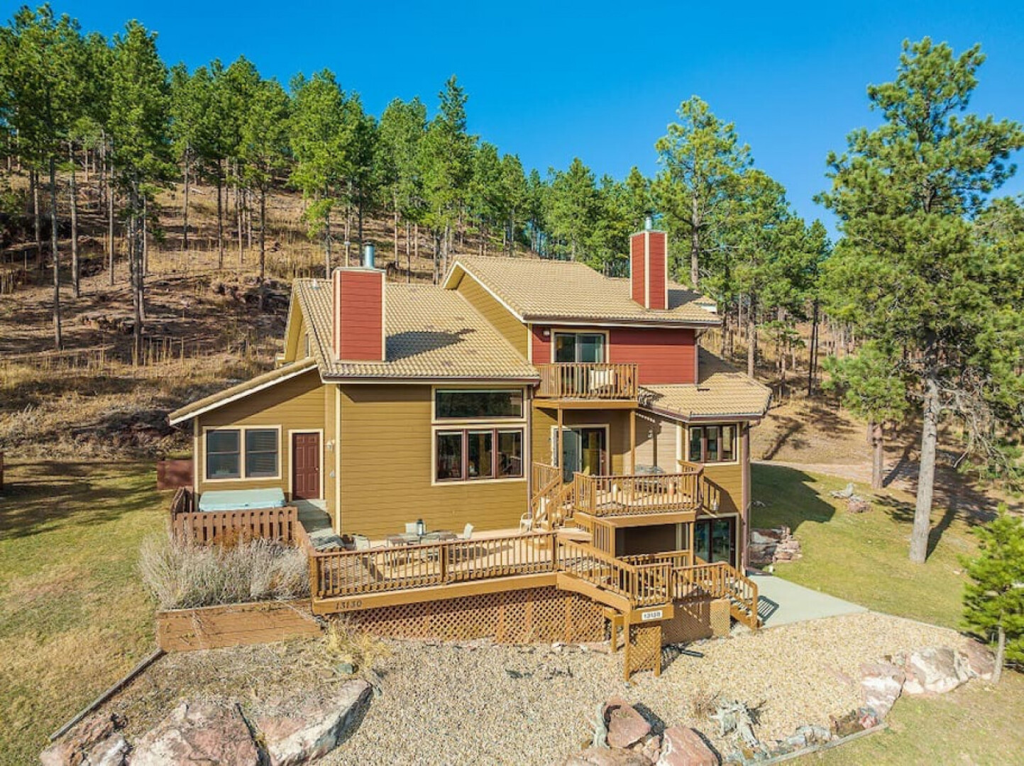 Peaceful Pines 5 BR Home with Hot Tub!