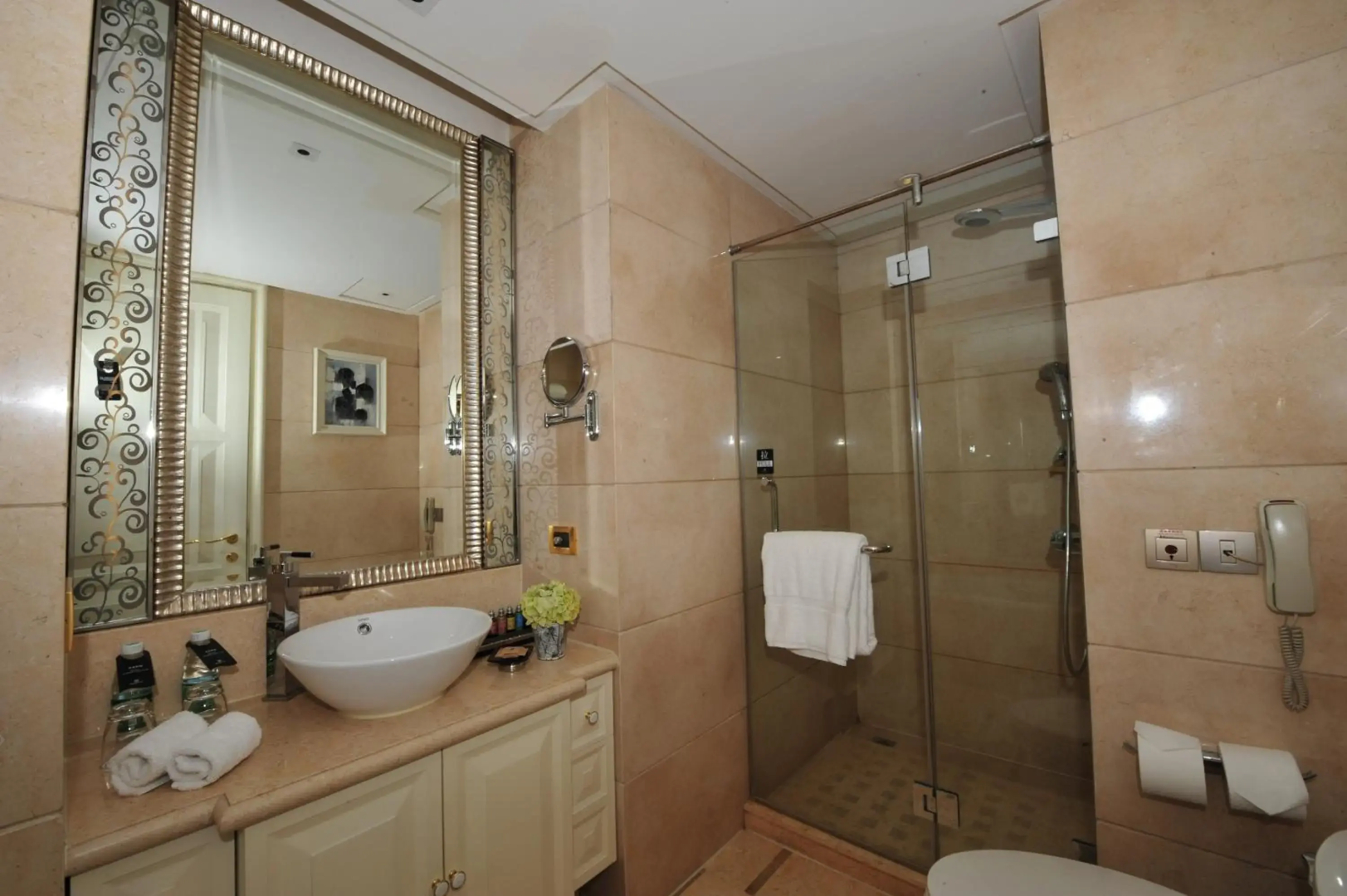 Wealthy All Suite Hotel Suzhou