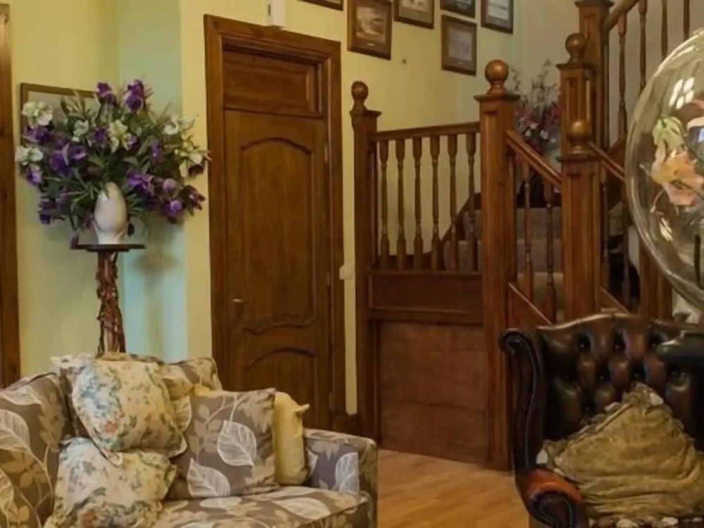 Little Red Rooster Rest and Spa