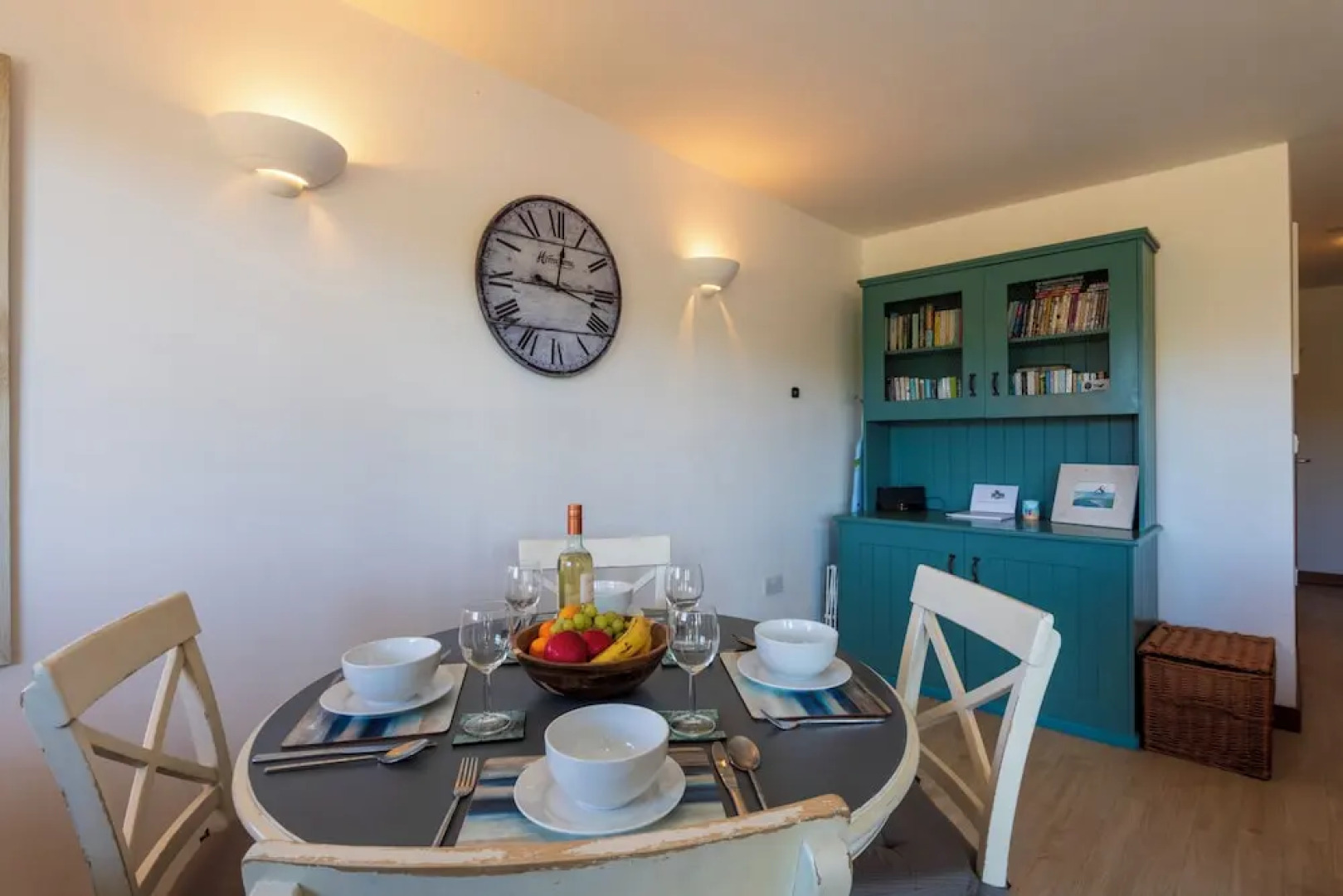 White Lodge Apartments