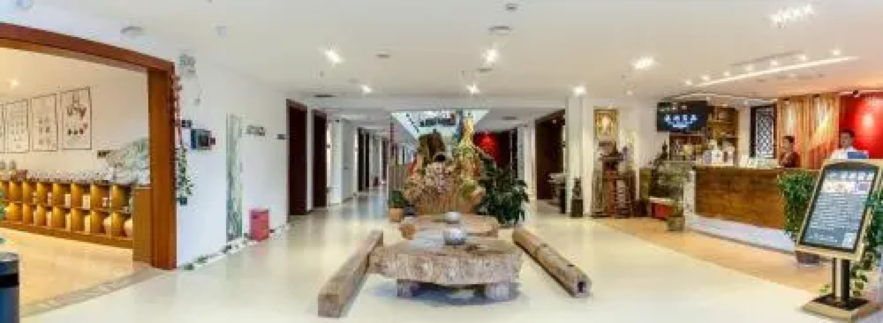 James Joyce Coffetel Xishuangbanna Manjinglan Ancient City