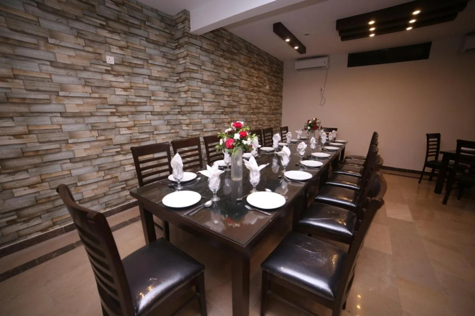 Zifan Hotel & Suites