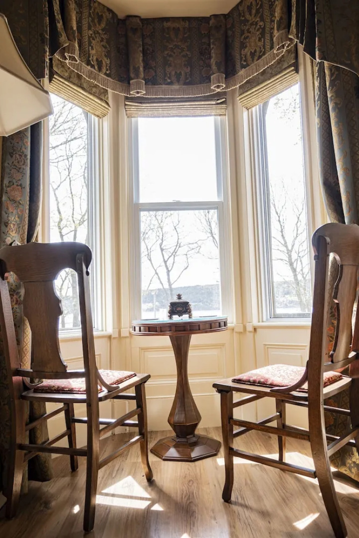 Rose Manor Inn B & B