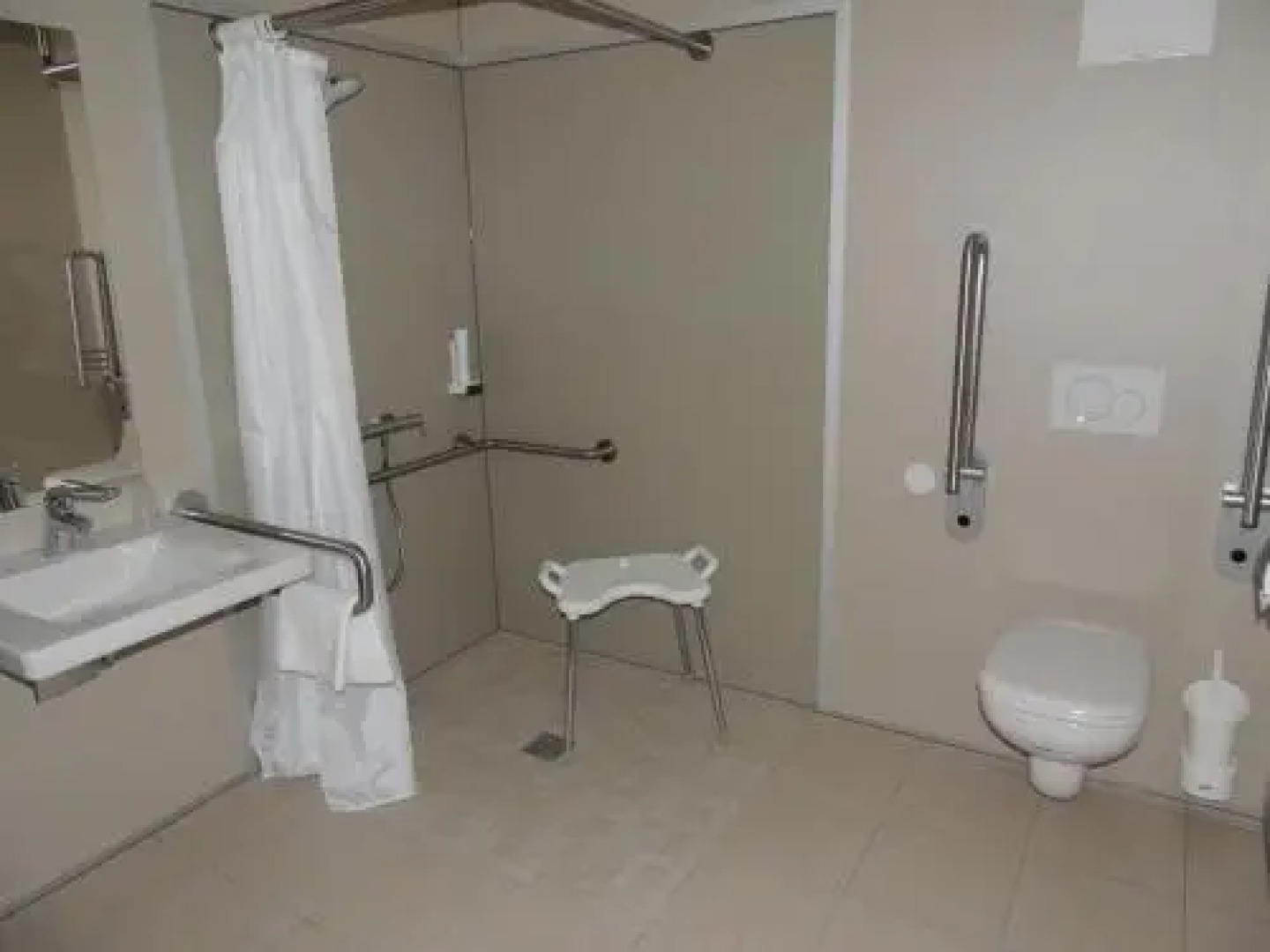 AVIA Motel Bisamberg