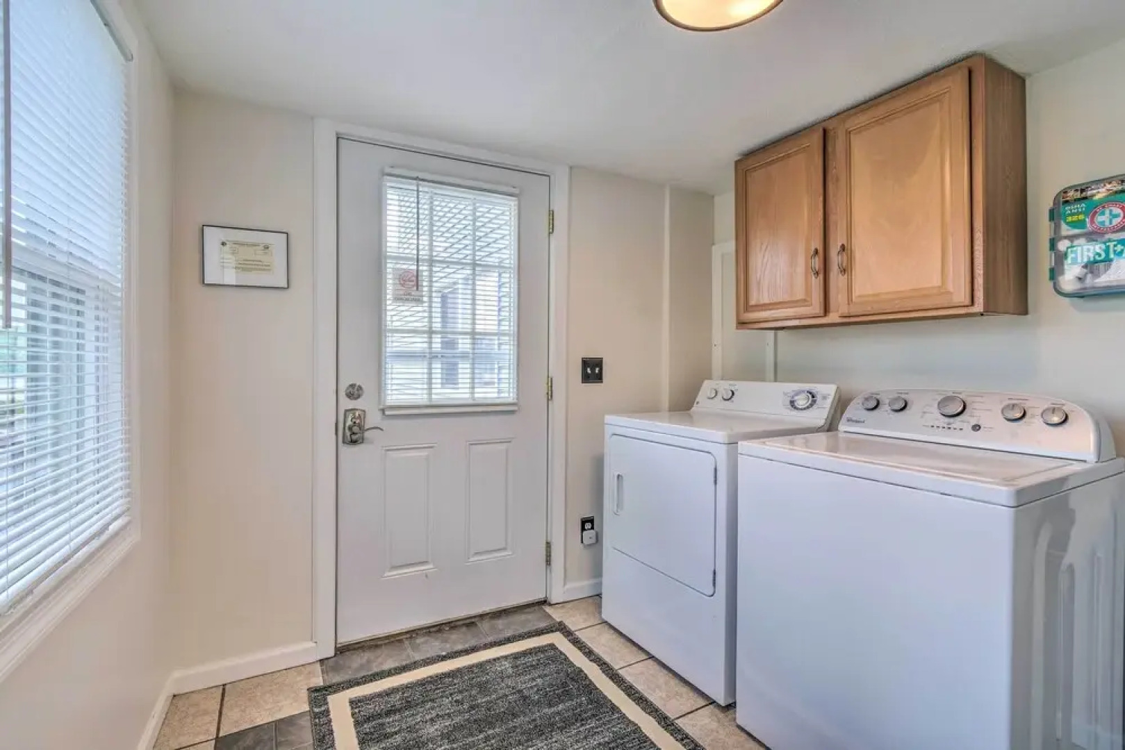 Watkins Glen Lakeview Cottage w/ Waterfall!