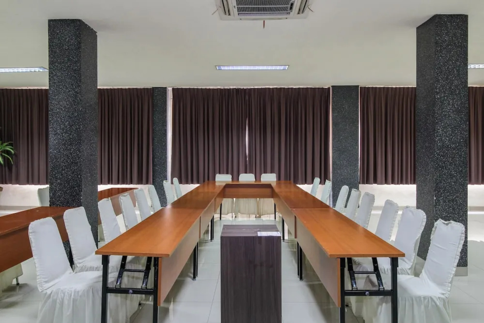 Airy Sentul Raya Jakarta KM 49.5 Bogor