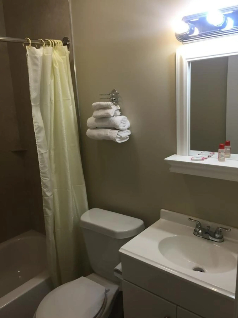 Scottish Inn and Suites