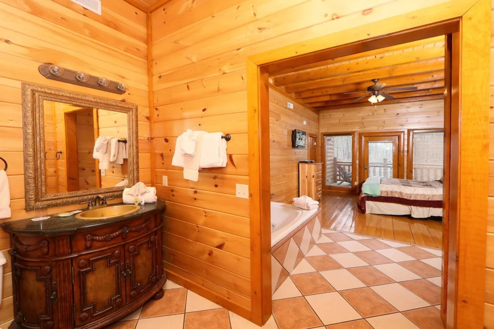 Smoky Mountain Cinema - Six Bedroom Cabin