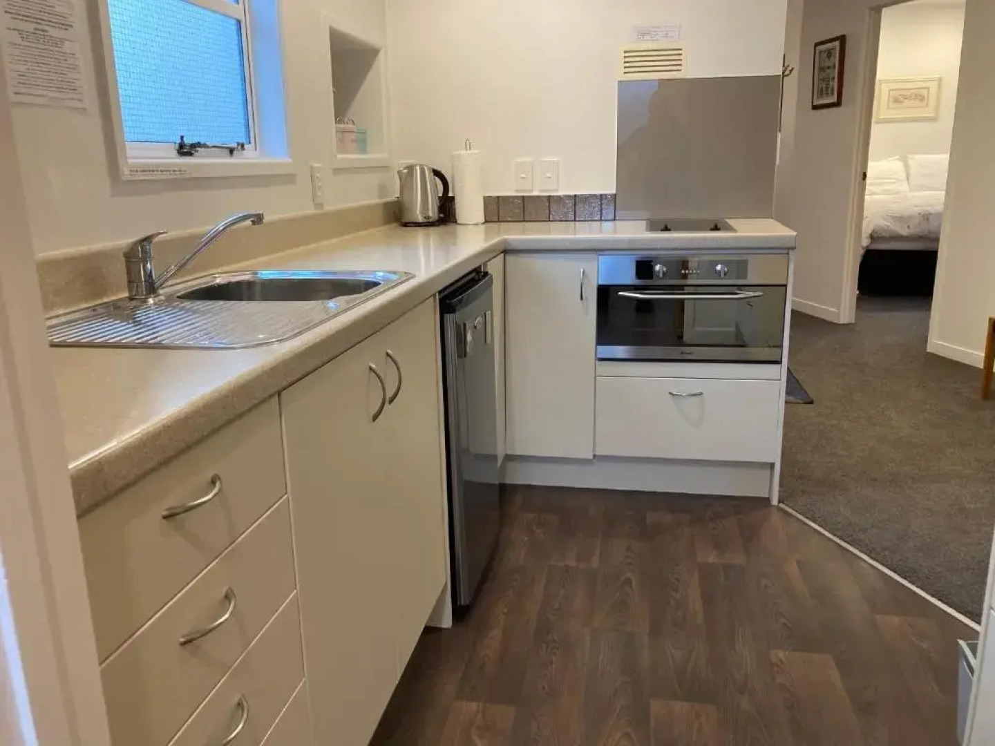 Heart of Russell Apartment - Russell Holiday Apartment