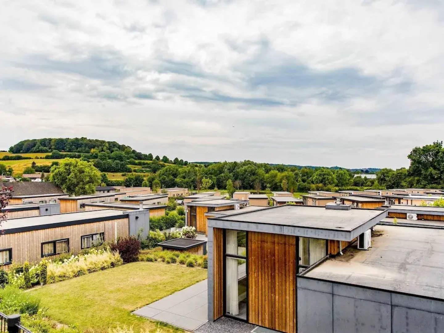 Modern Holiday Home with Dishwasher, 5 Km. From Valkenburg