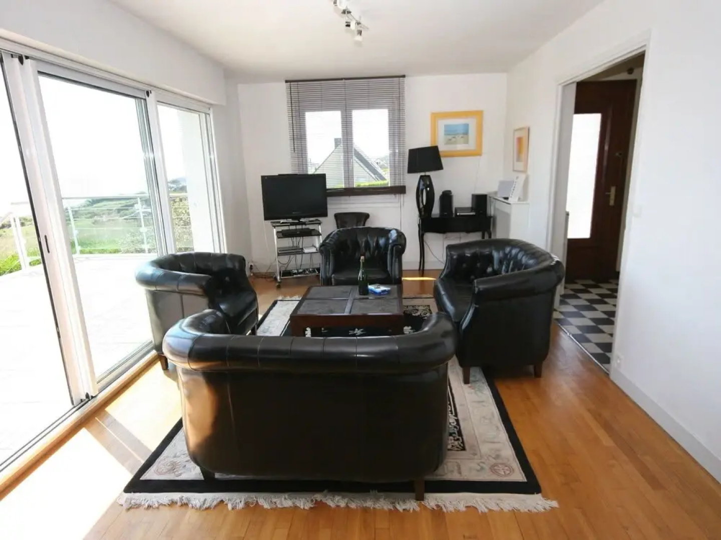Modern Villa in Clohars-Carnoët with Private Swimming Pool