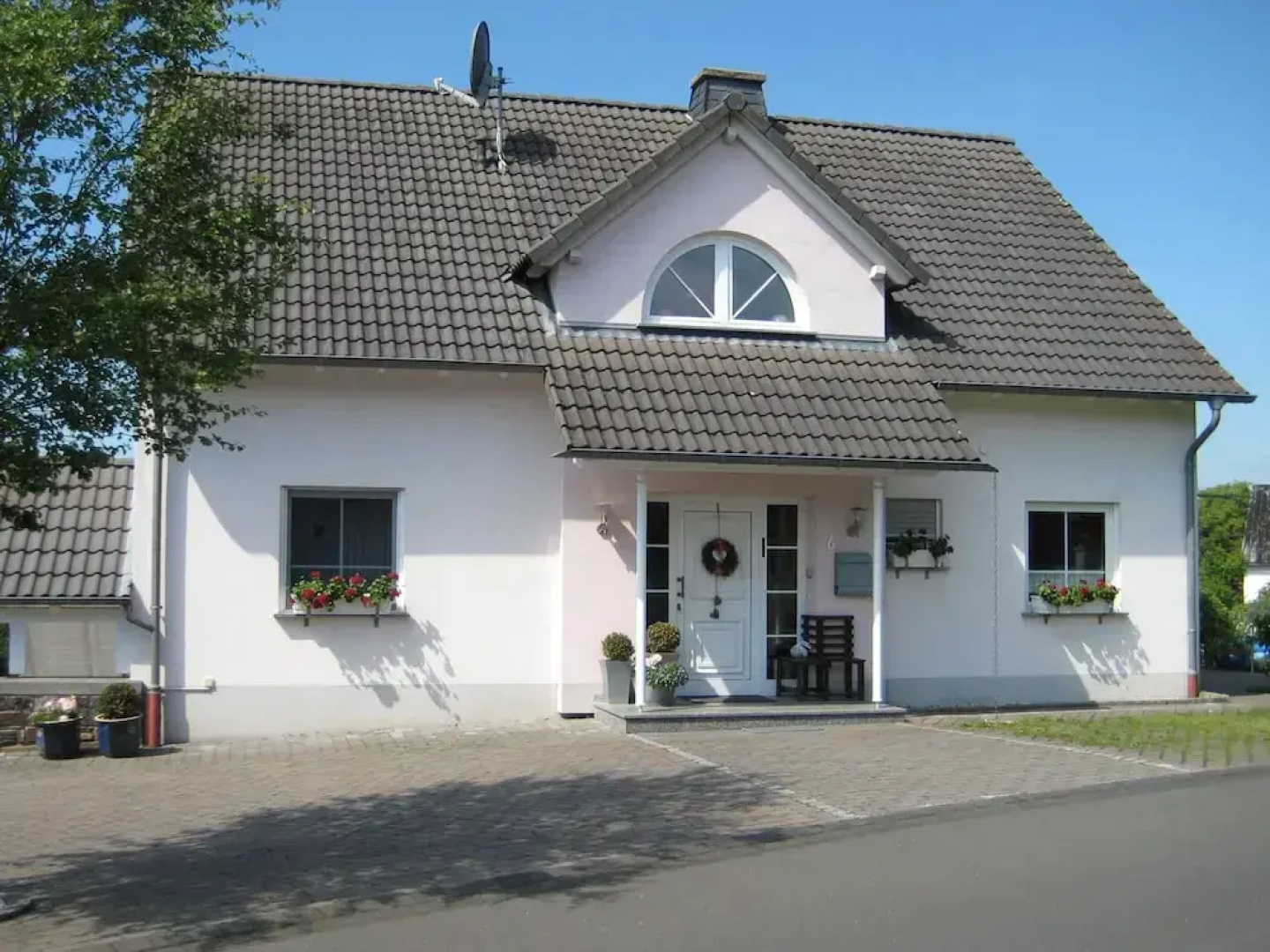 Eifel Escape: Cozy & Scenic