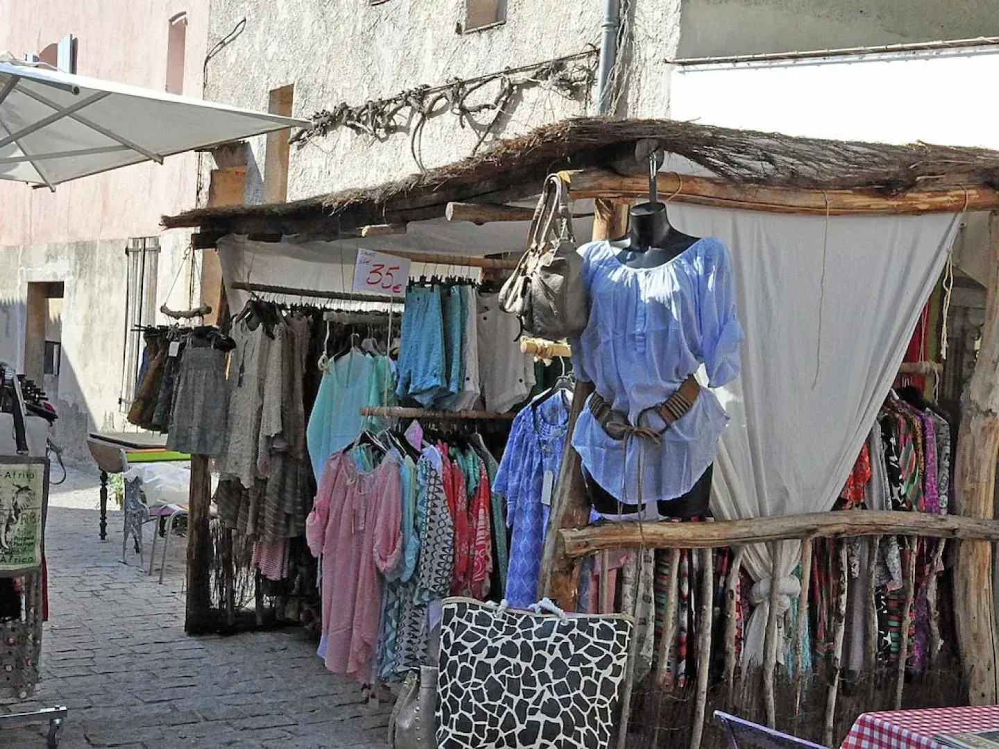 Air Conditioned Apartment in Residence With Heated Swimming Pool Near the Beaches