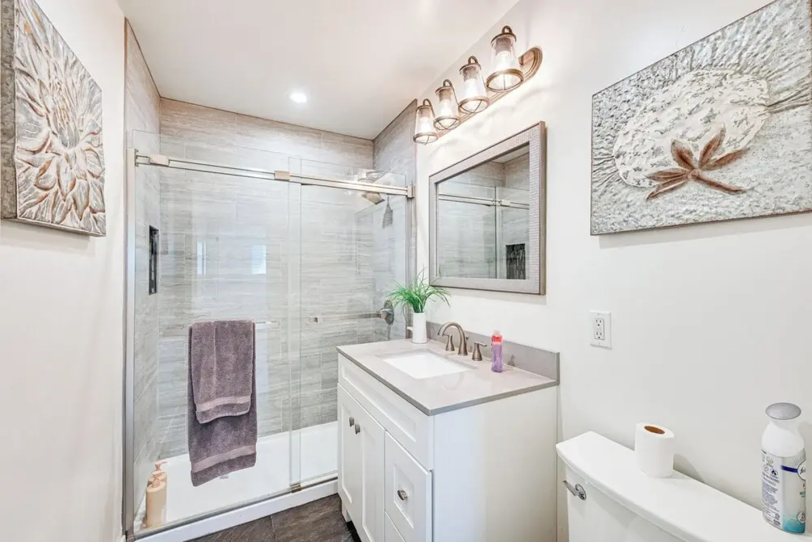 8 Mi to Downtown San Diego: Chic Home w/ Patio
