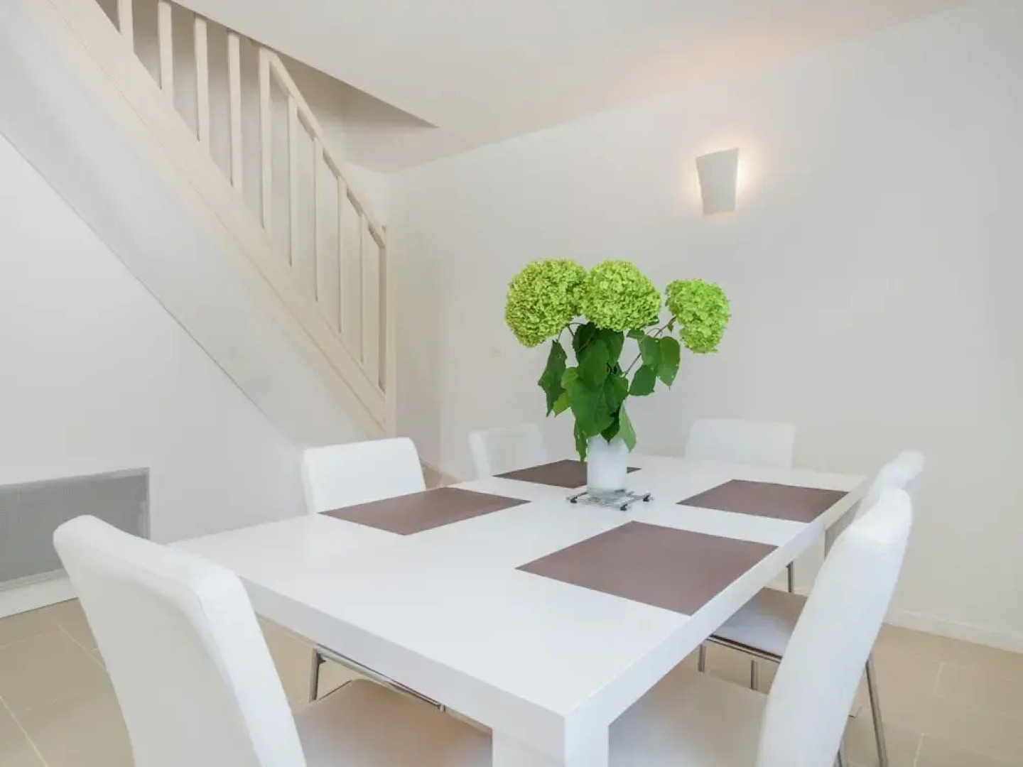 Luxury Holiday Home With Lawn in Beaumont-en-véron Near Chinon