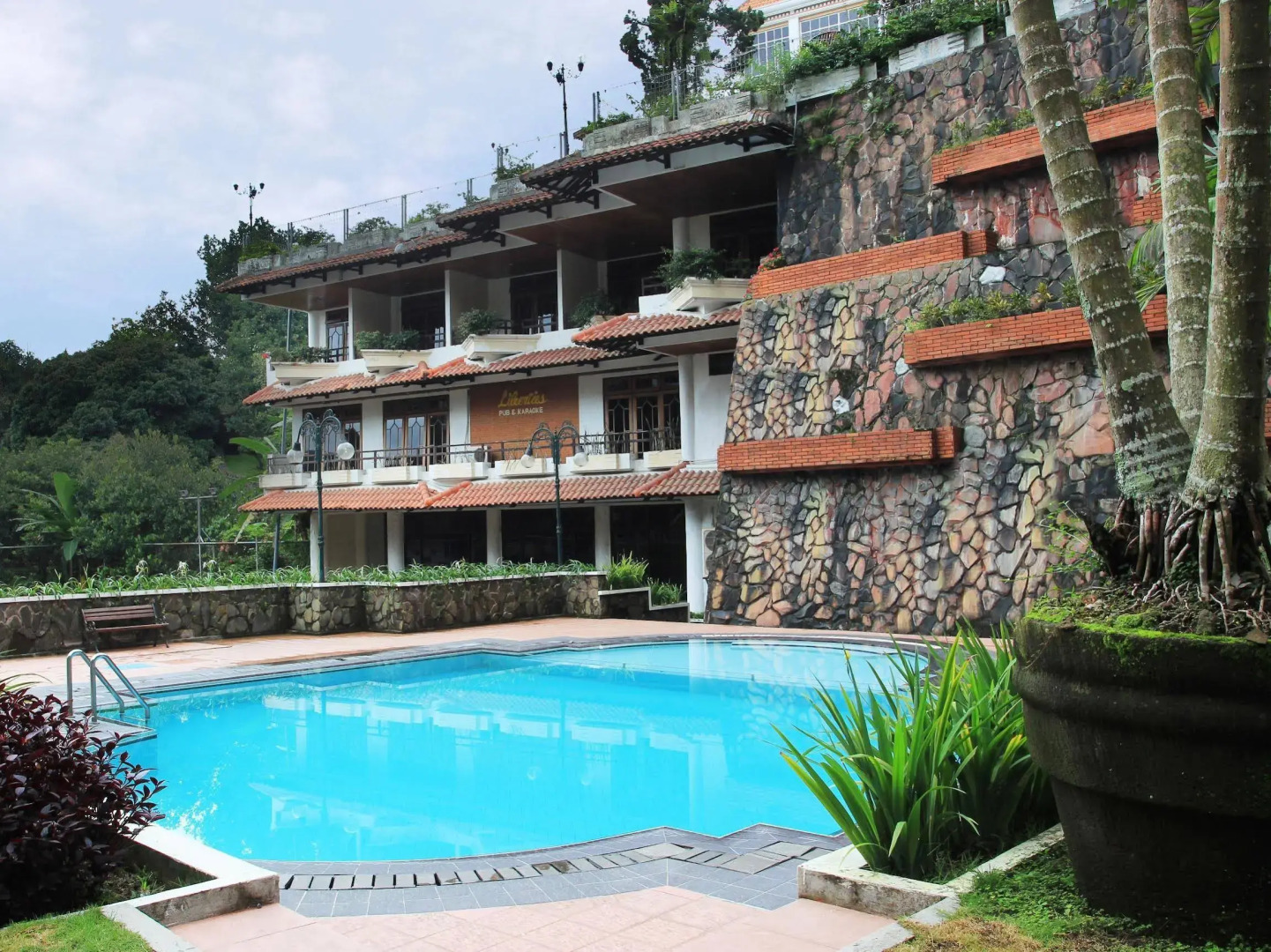 Royal Hotel and Convention Tretes