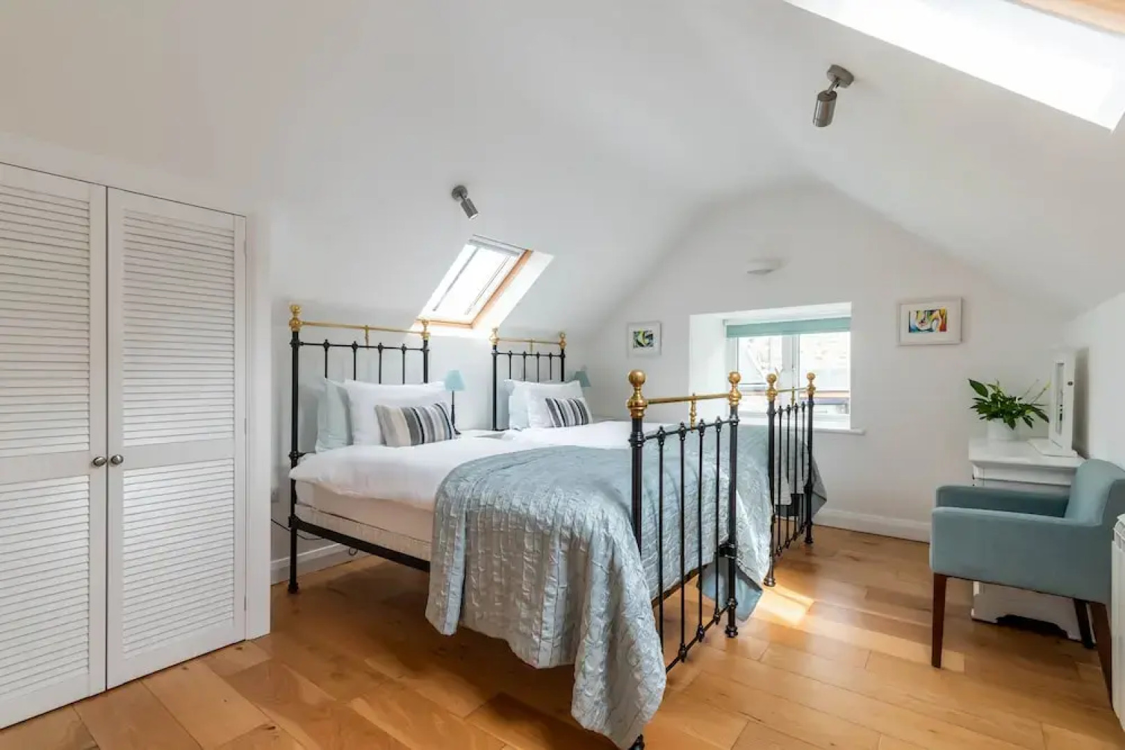 Bryn Eithin Cottage Far From the Madding Crowd