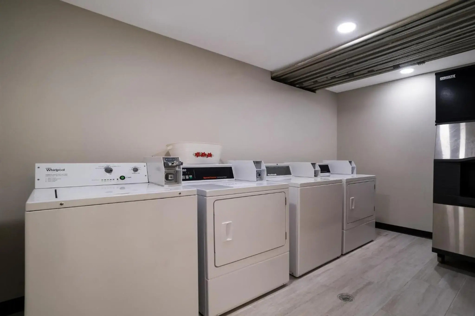 Super 8 by Wyndham Marston