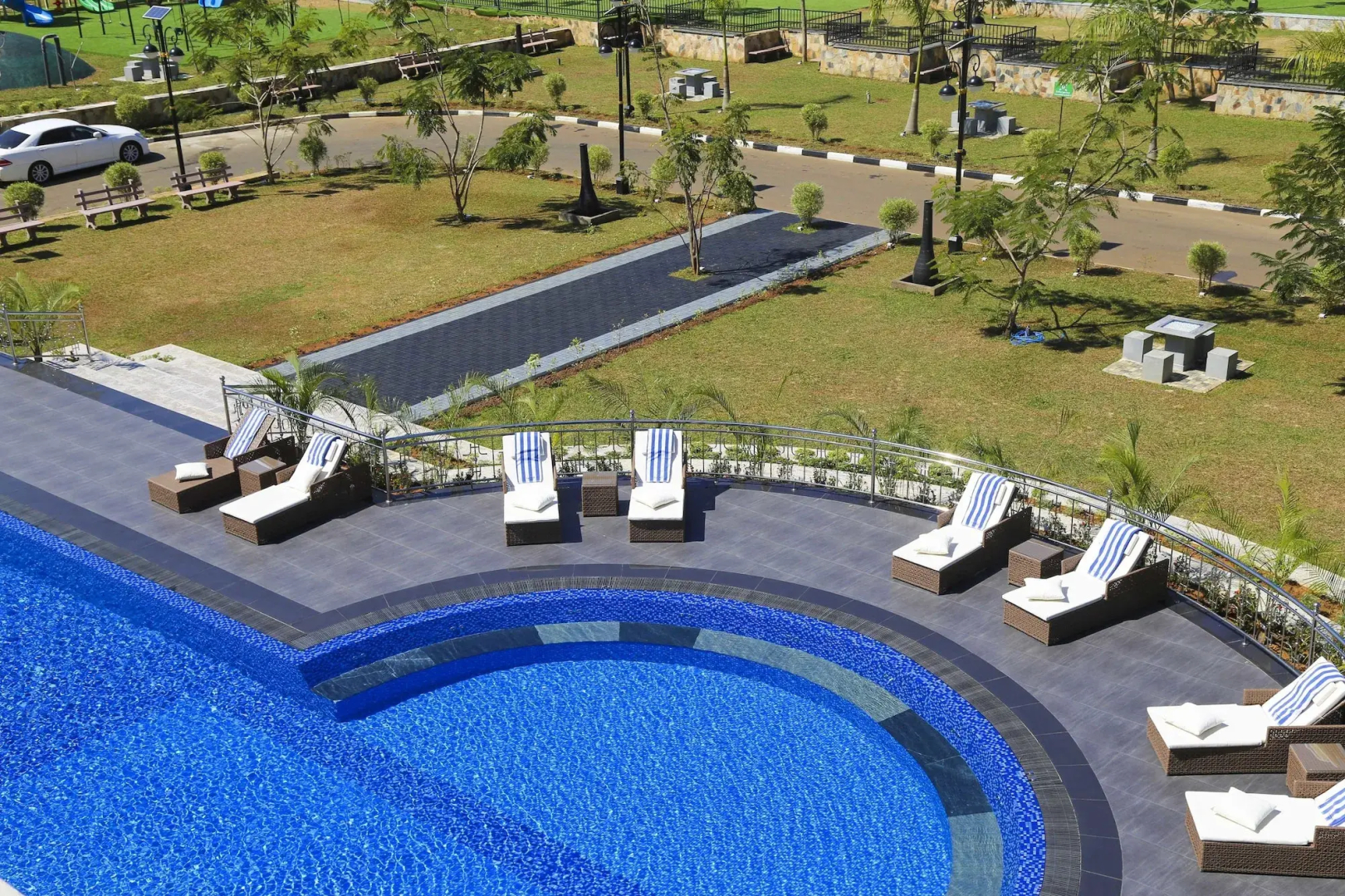 The Grand Mountain Hotel