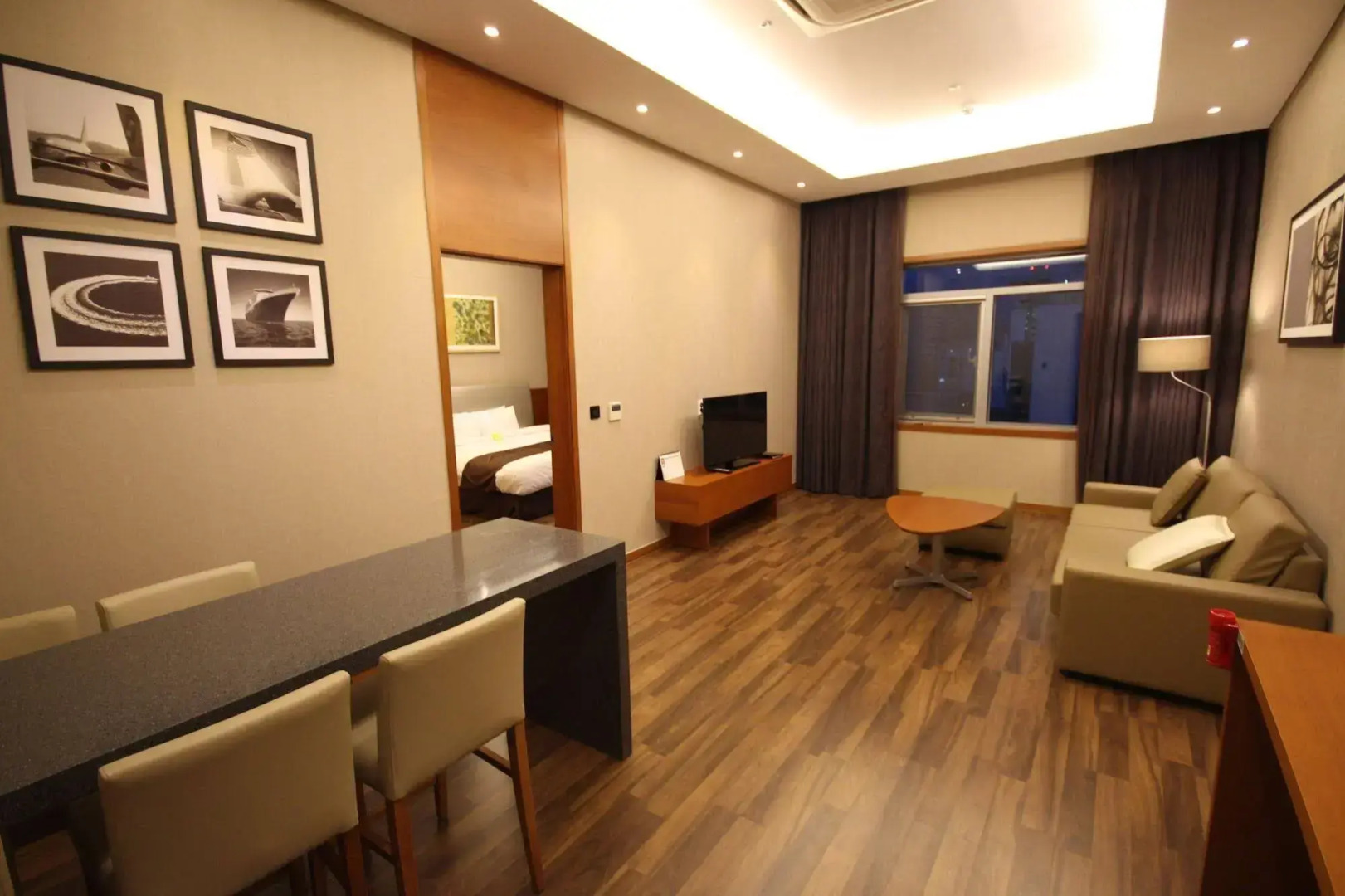 The Central Plaza Hotel