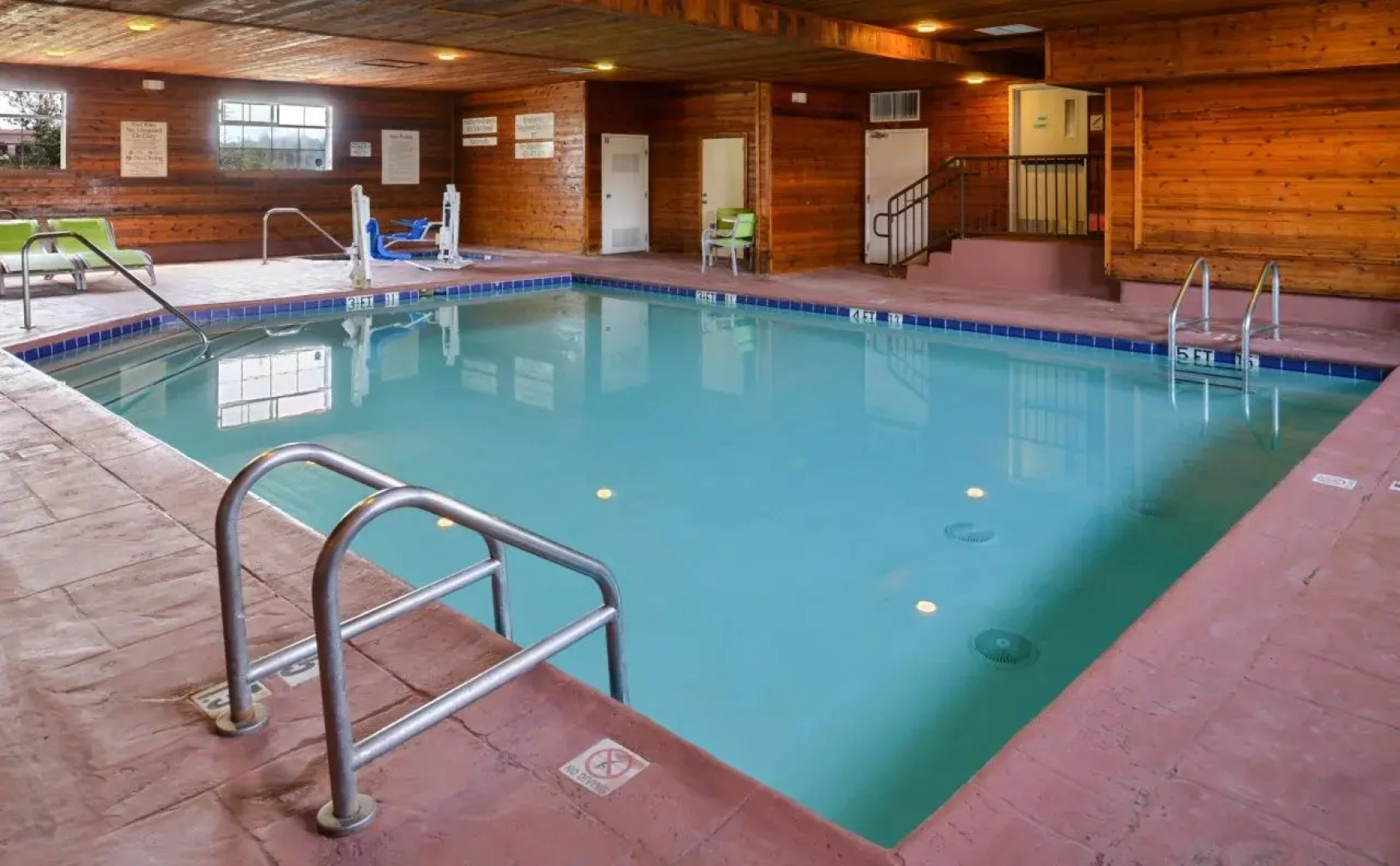 Holiday Inn Express & Suites Watsonville by IHG