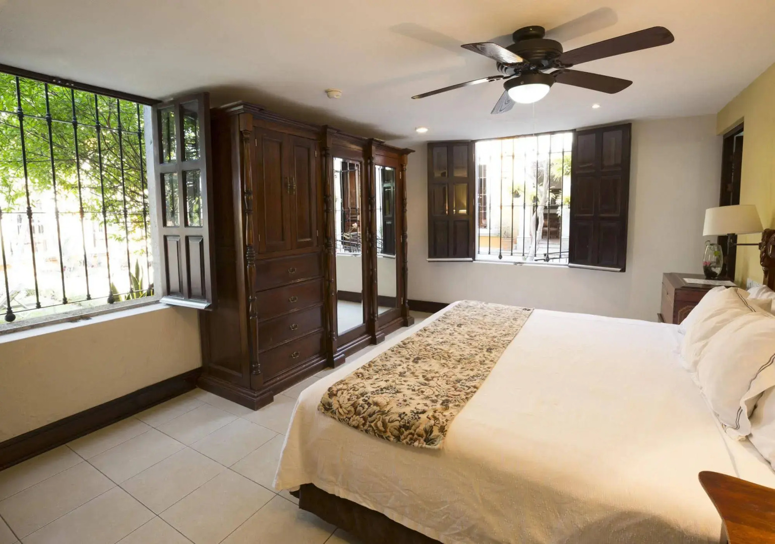 Los Abolengos, Grand Class Casona Hotel