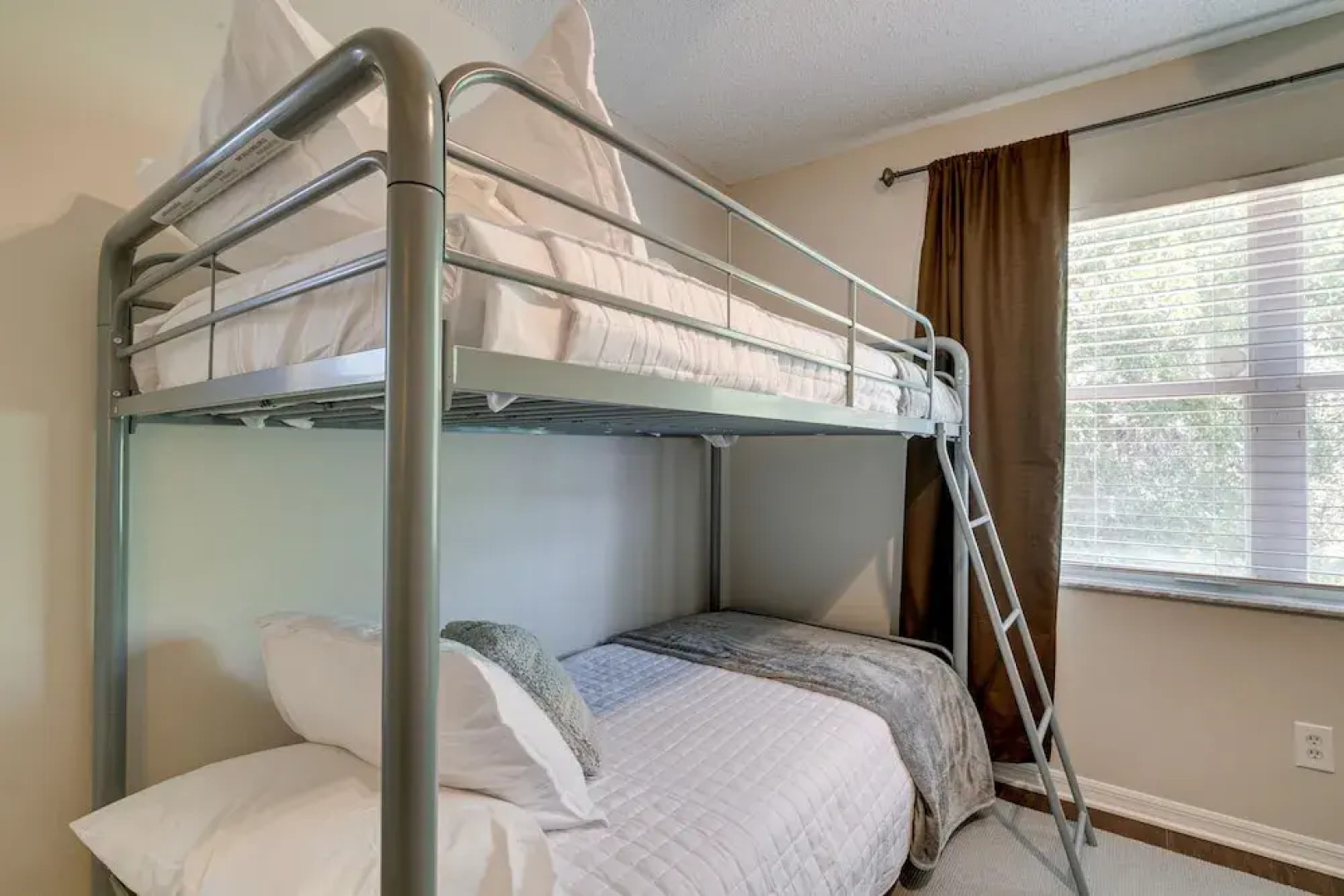 Spring Hill Home w/ Private Pool & Games!