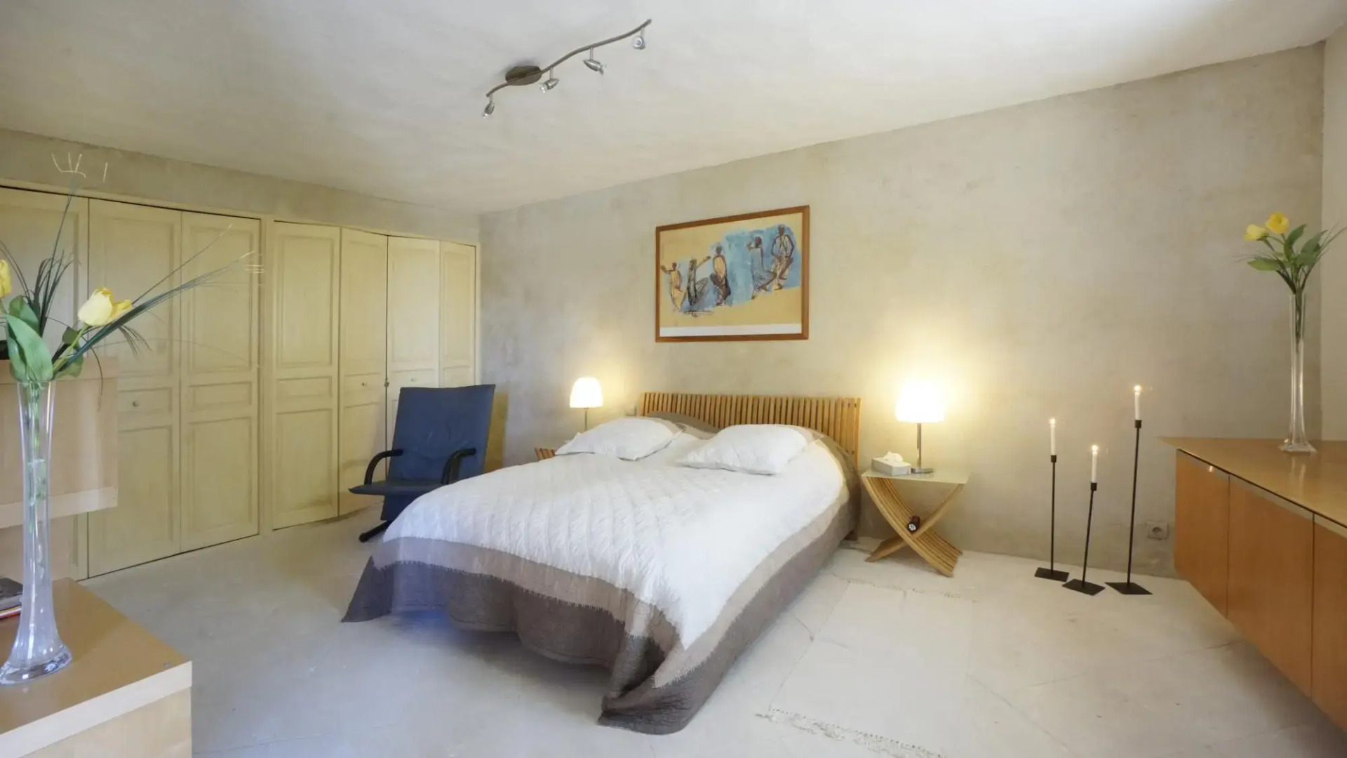 Le Dernier Chateau - Architect's Stone Villa & Pool in Picturesque Les Baux-de-Provence, 5 Bedrooms