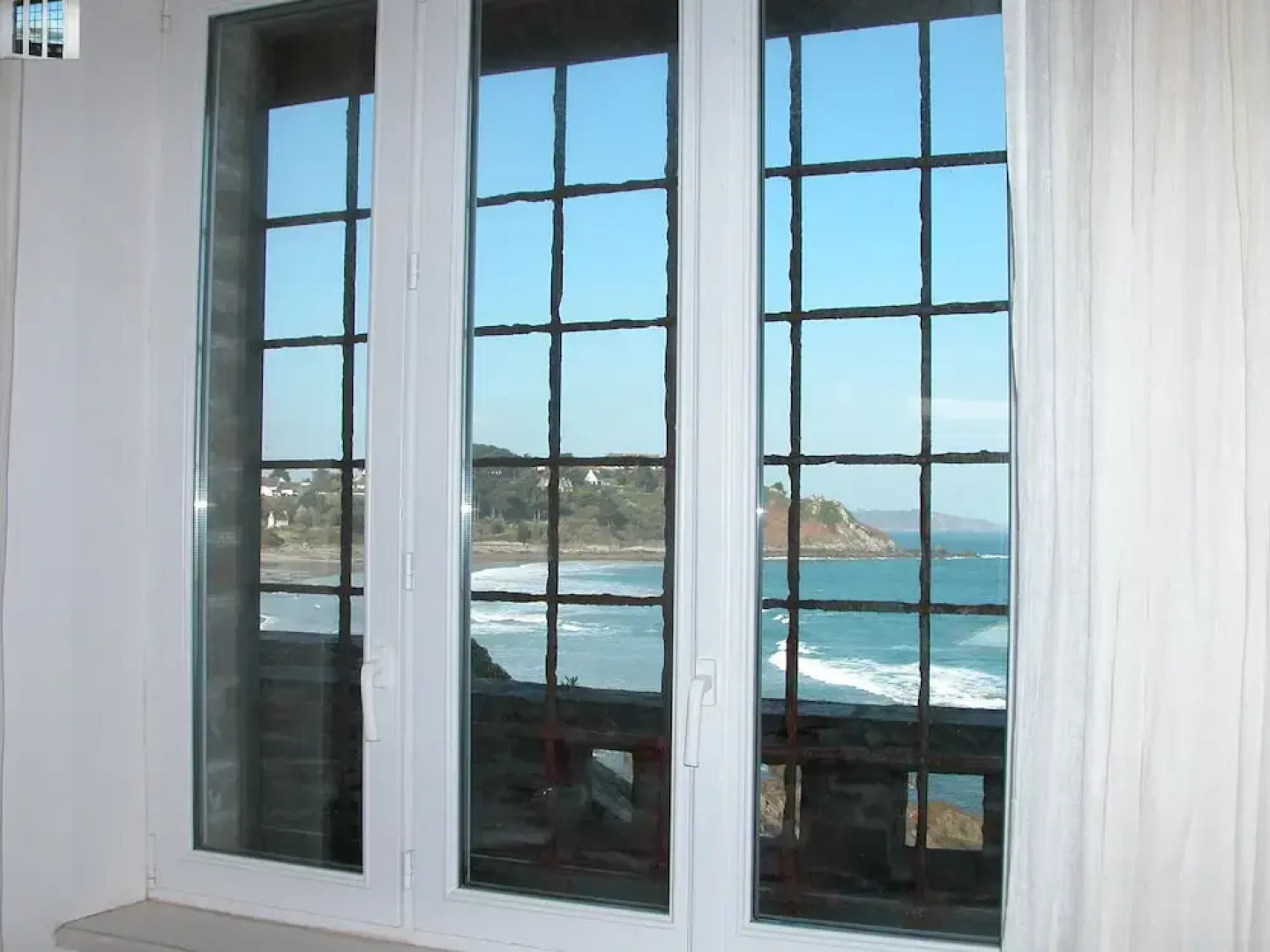 Luxurious Villa in Locquirec With Terrace