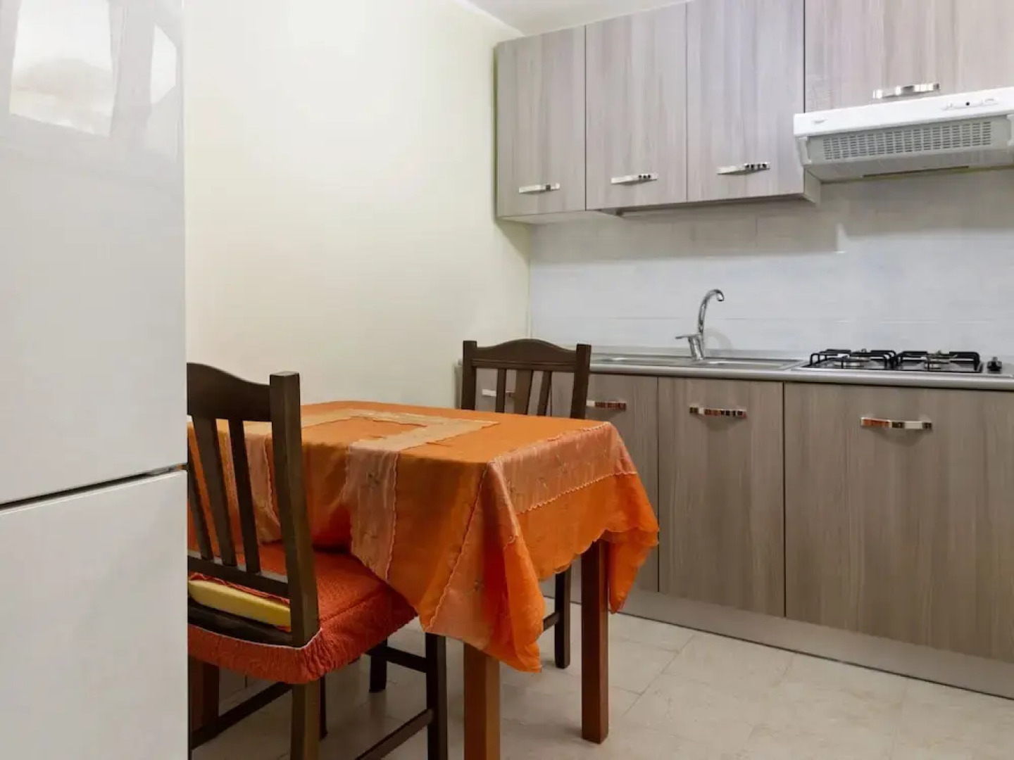 Pleasant Holiday Home in Mondragone With Garden