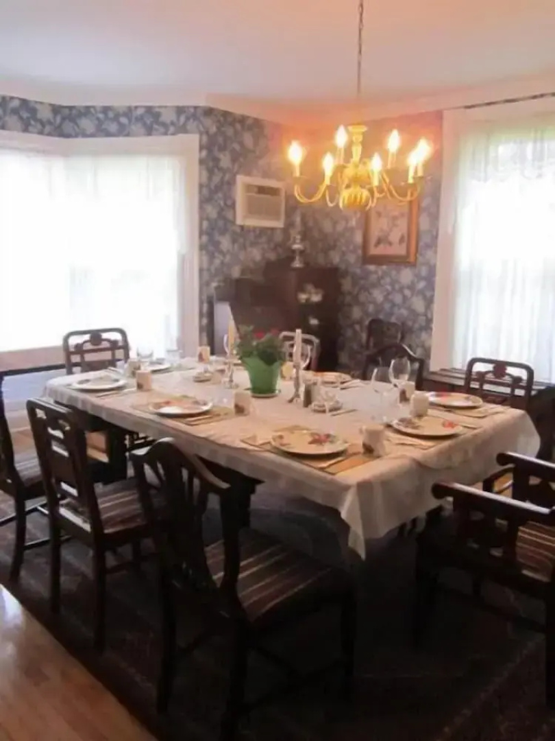 The Dawson House Bed & Breakfast