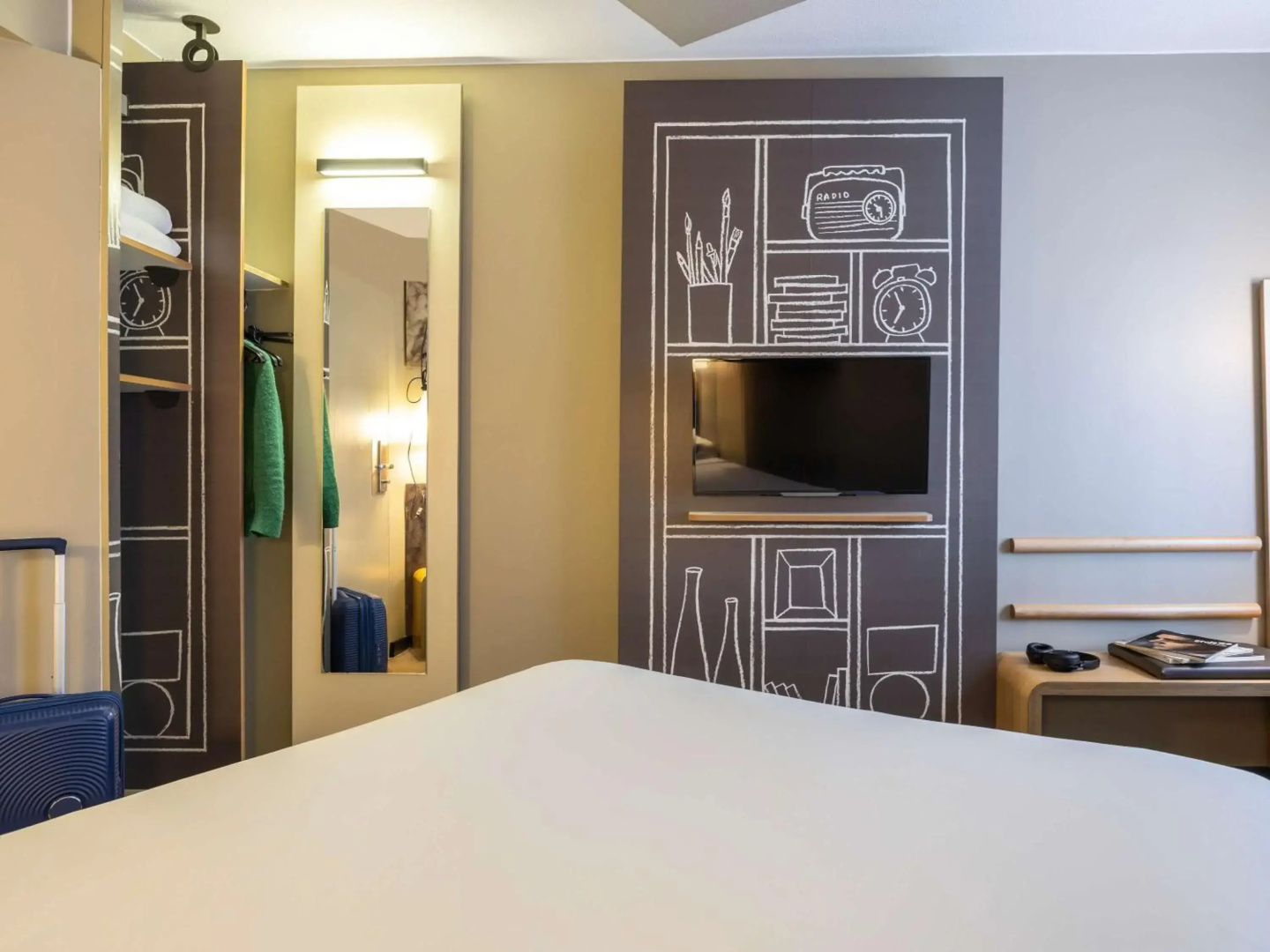 MOXY London Heathrow Airport