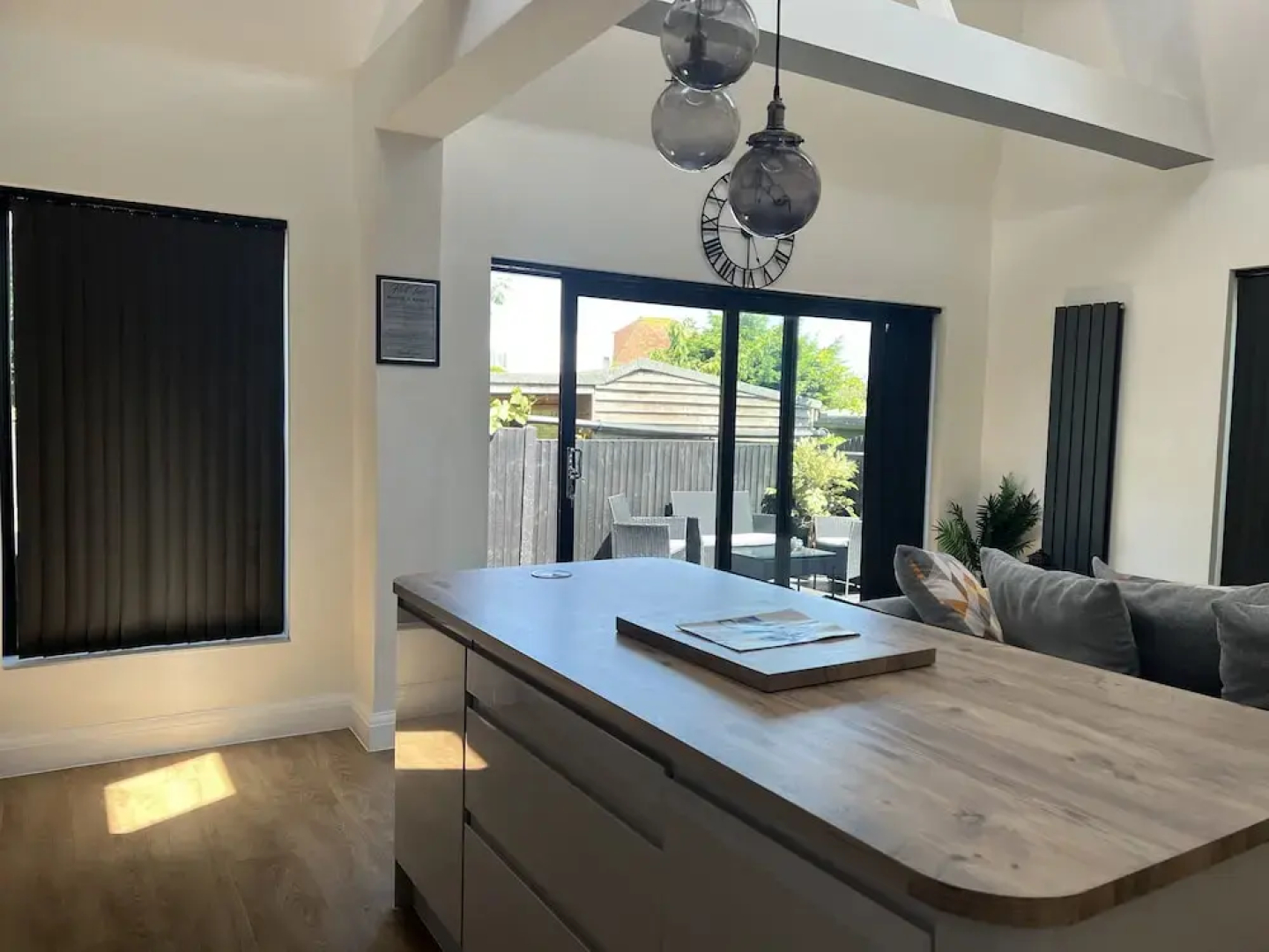 The Broadway Beach Homes Airbnb With Hot tub