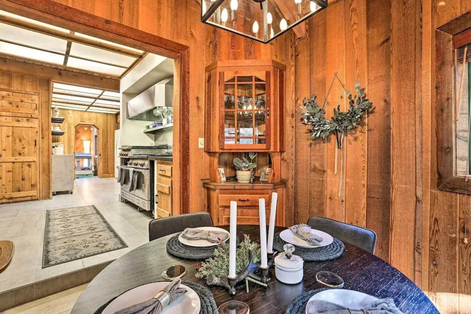 Cimarron Lodge Retreat With 3 Decks & Grill!