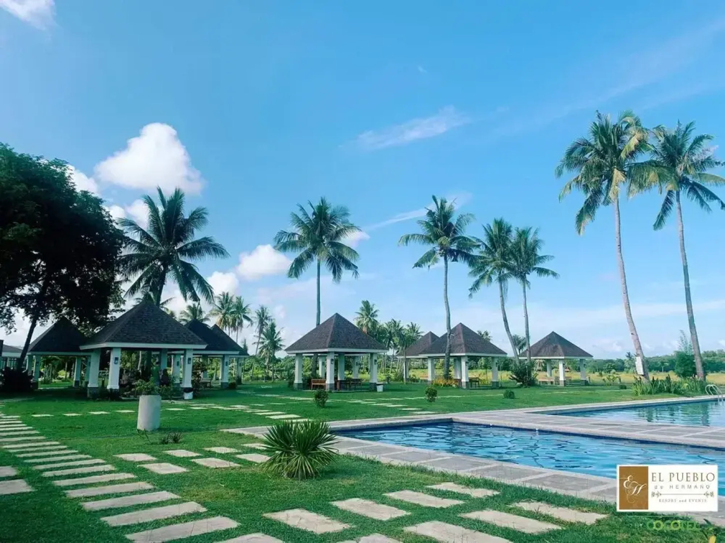 El Pueblo De Hermano by Cocotel