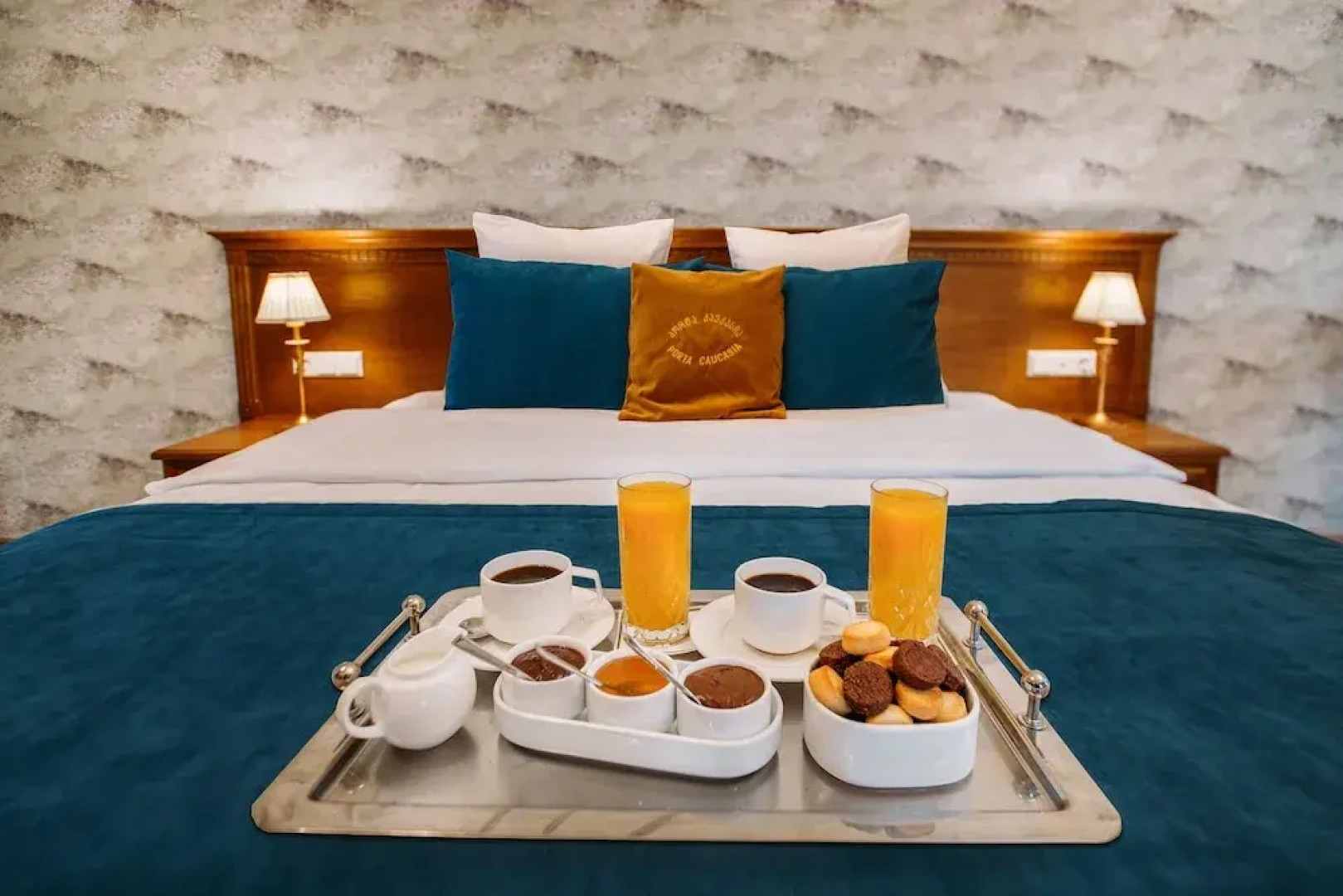 Отель Porta Caucasia