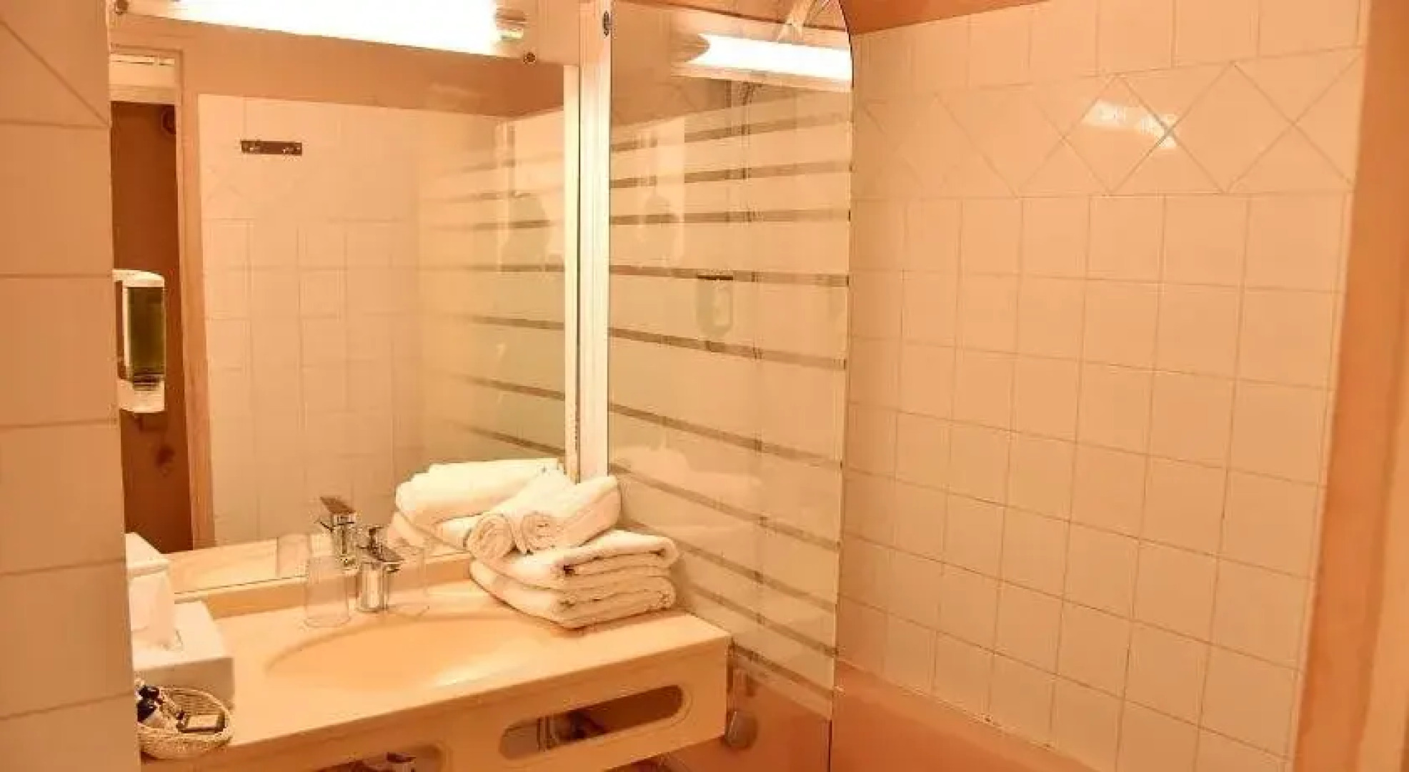 Hotel Les Mazets Des Roches