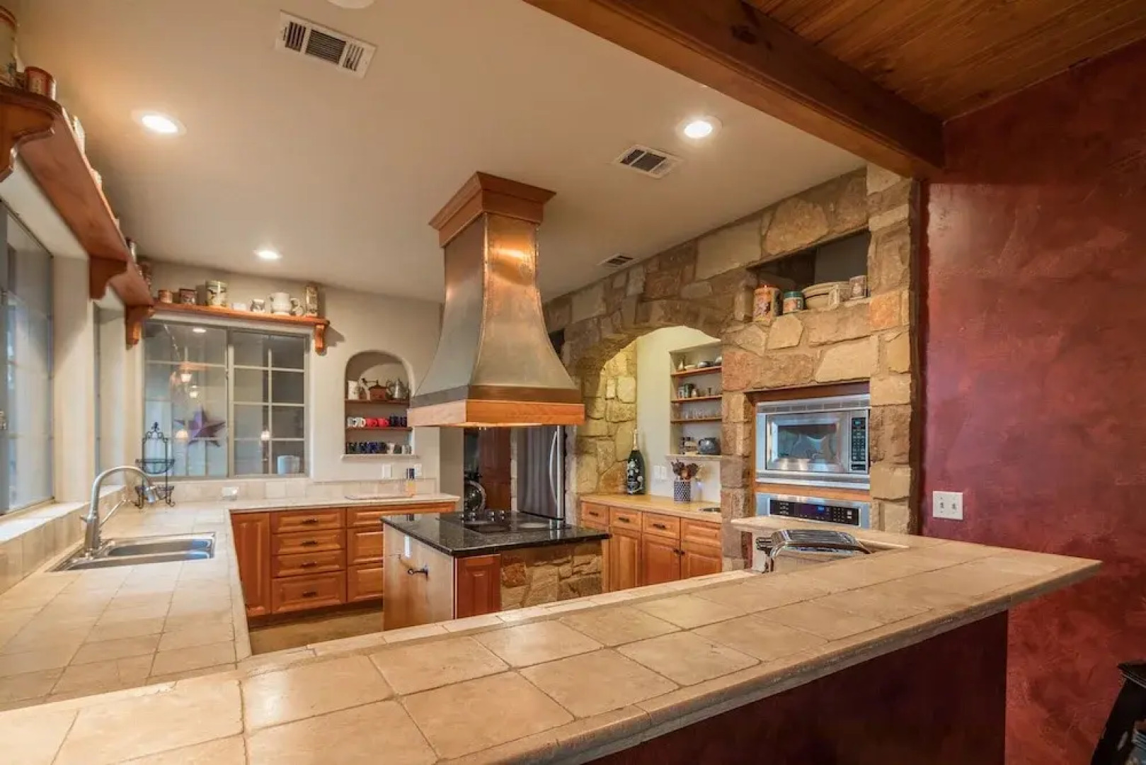 Rock 'n' Wood 4 Bedrooms 3.5 Bathrooms Home