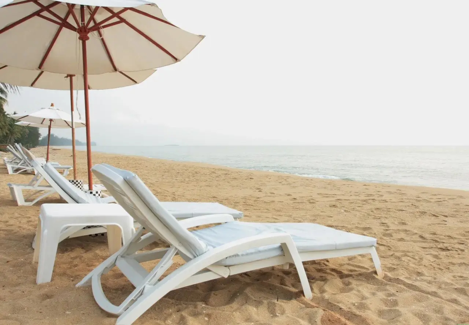 Baan Montra Beach Resort