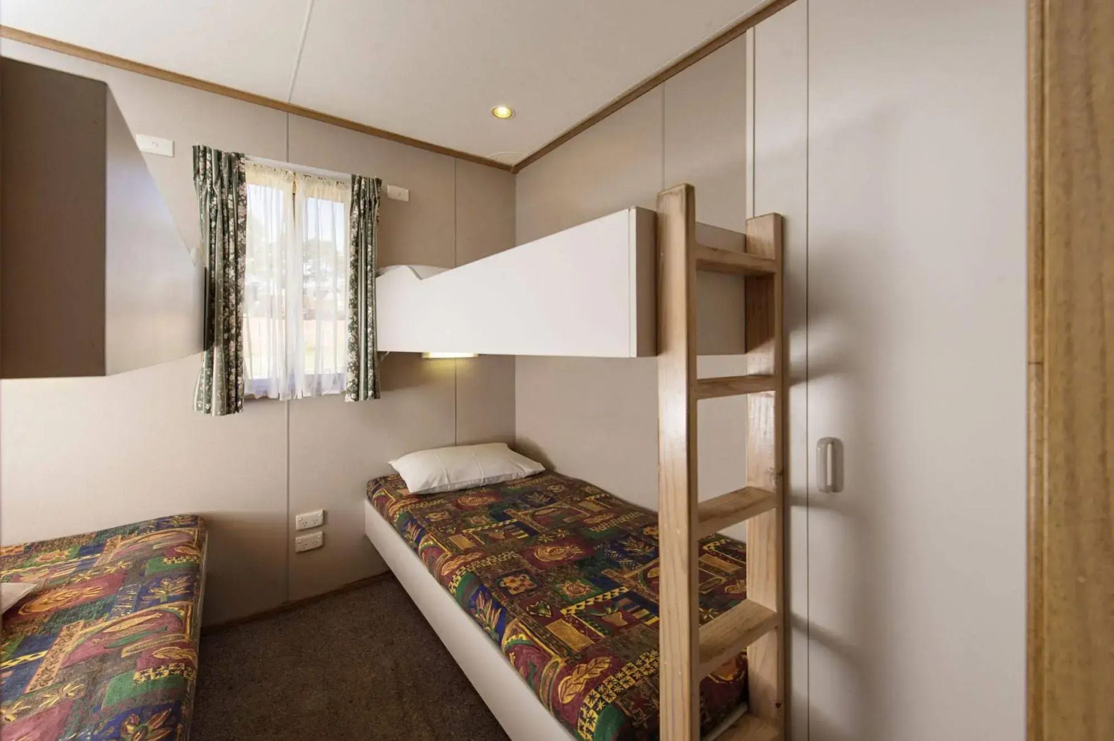 Rainbow Pines Tourist Caravan Park