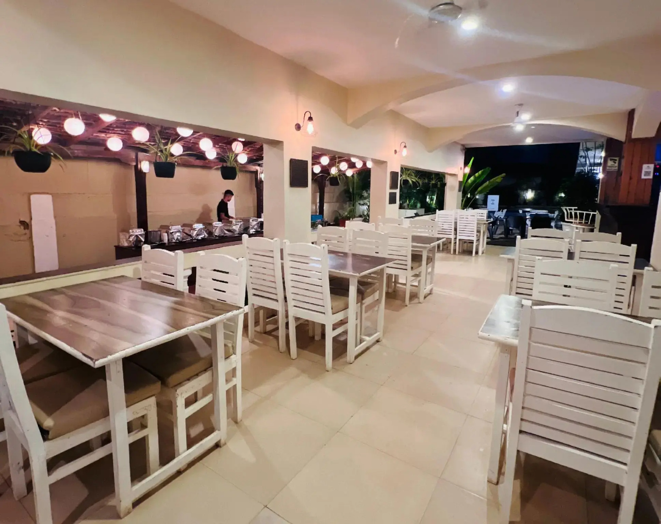 Rahi Coral Beach Resort
