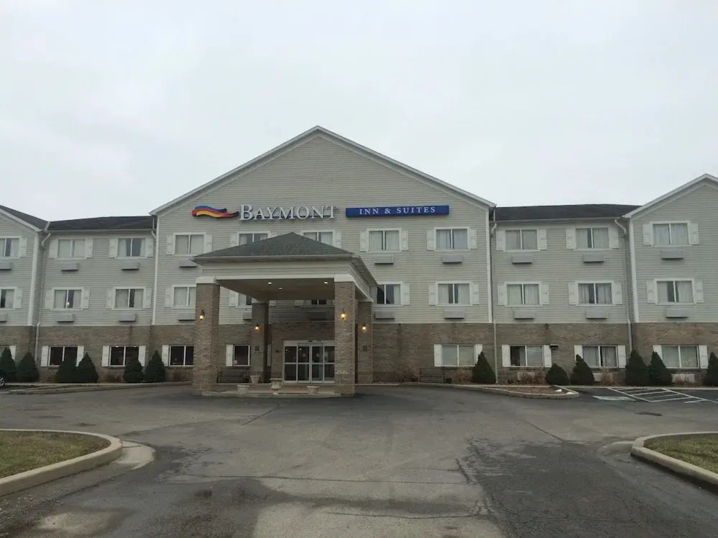 Baymont Inn & Suites Lawrenceburg