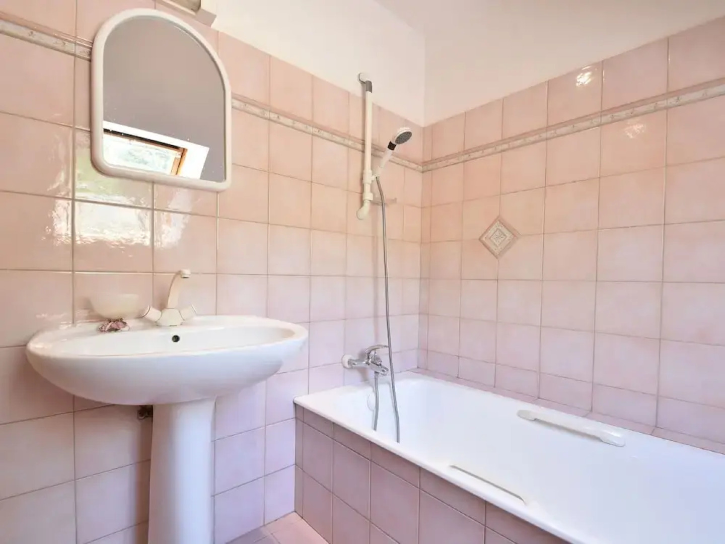 House in a Former Mill, Surrounded by a Large Garden and Outdoor Play Area