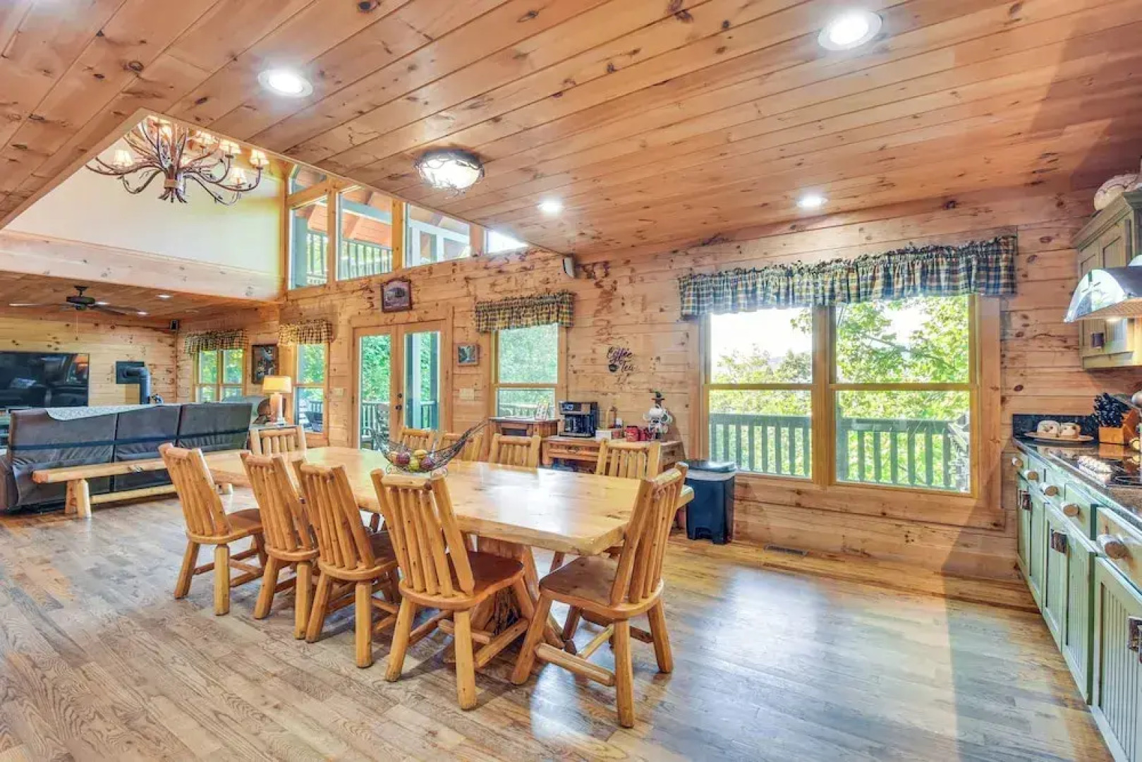 Expansive Sky Valley Lodge w/ Mountain Views!